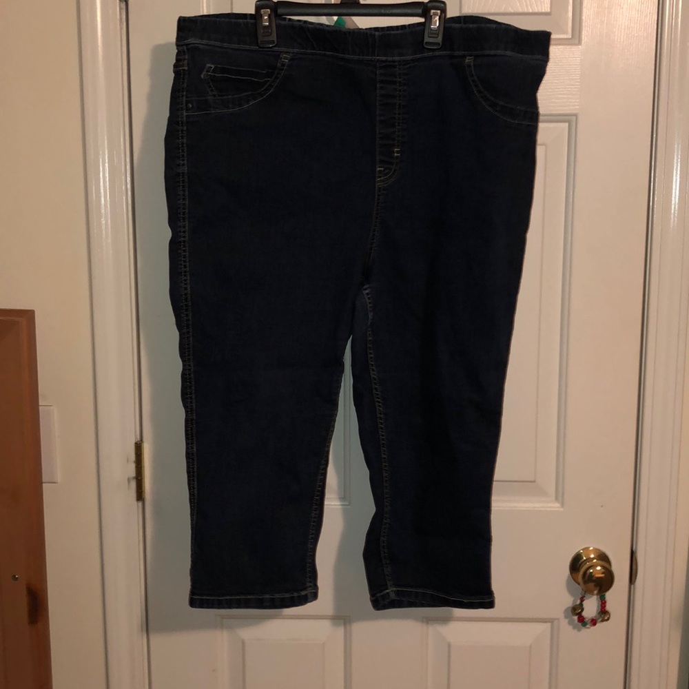 Lane Bryant pull on denim capris